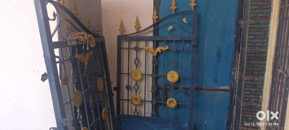 Iron Gate heavy  = double door 5 × 5.5 feet