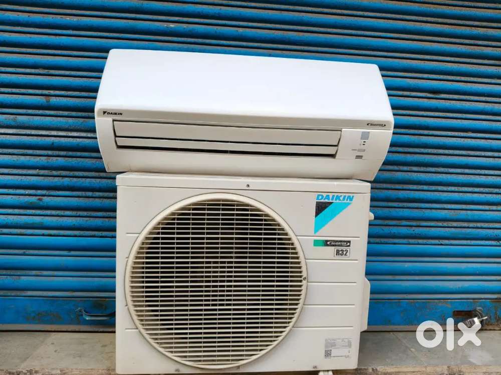 New AC digital inverter Daikin 1 ton 18000 mein fitting free