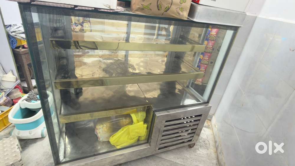 Refridgerater counter with good condititon