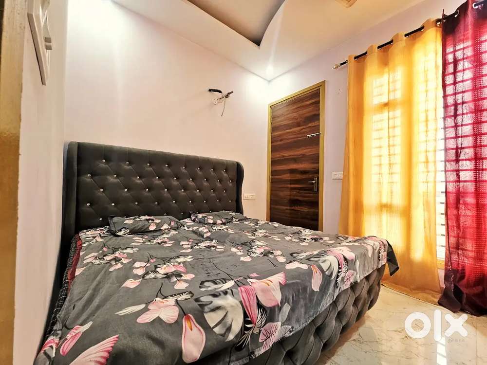 ROOMS FOR GIRLS SAFE & SECURE / FULLY FURNISHED