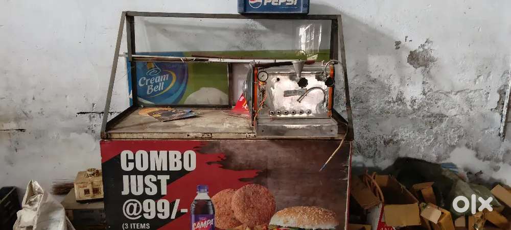 Coffee masheen &cauntar