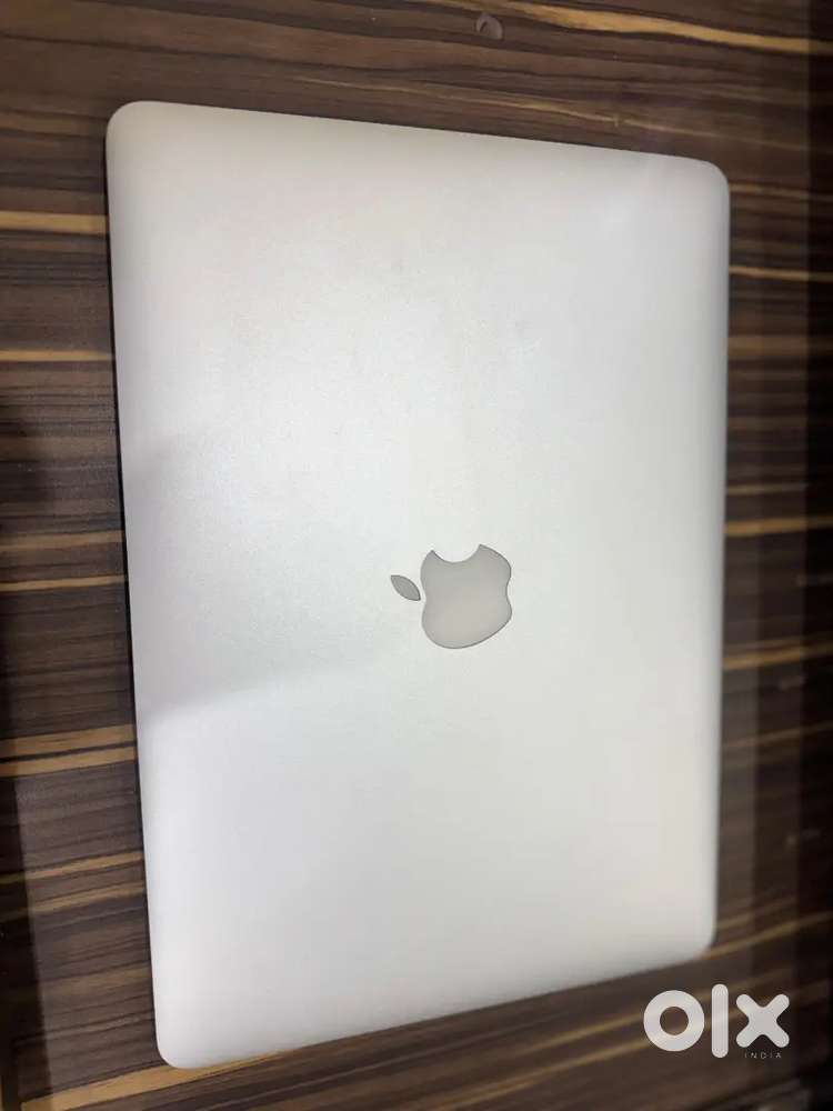 MACBOOK AIR 2017 MODEL