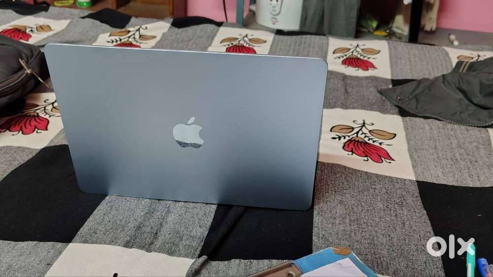 Macbook air M4 13 inch 16/256 gb