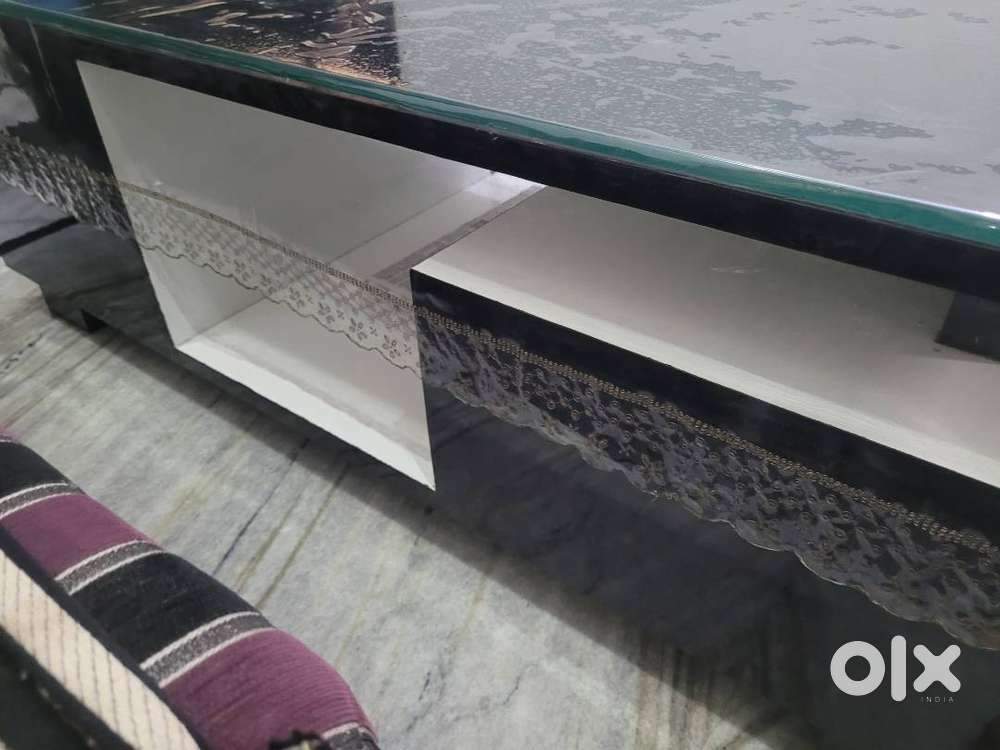 Black and white colour tea table
