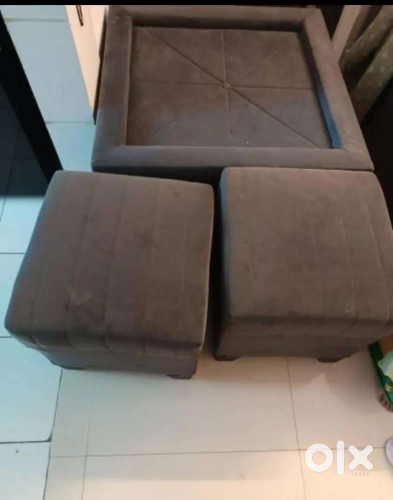 Table with 2 stool
