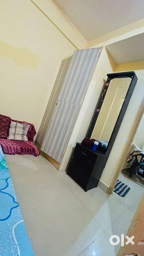 2 months used single door dressing table