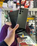 Samsung' s23 ultra only 9  month old with bill box warranty
