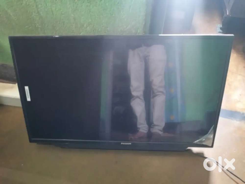 smart tv and pentagon 40 inch smart t