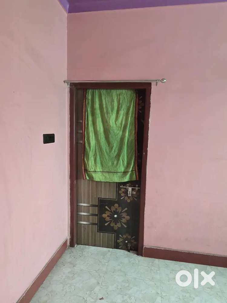 Need a room mate Male urgent ( working as office or plant line )