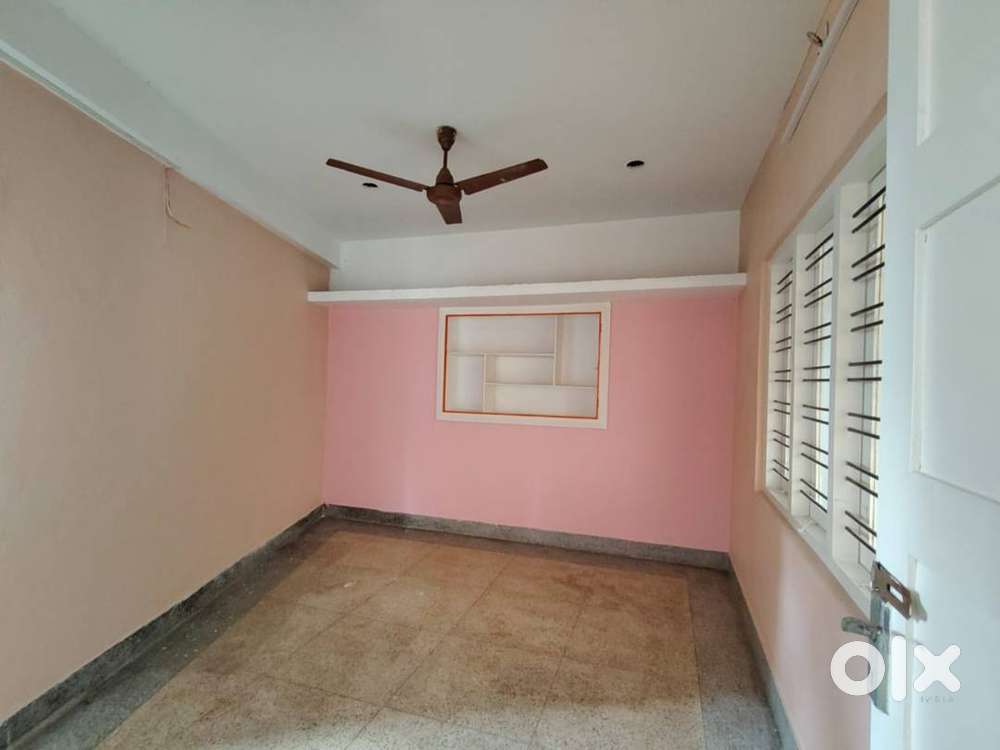 1 BHK IN PEROORKADA 9000