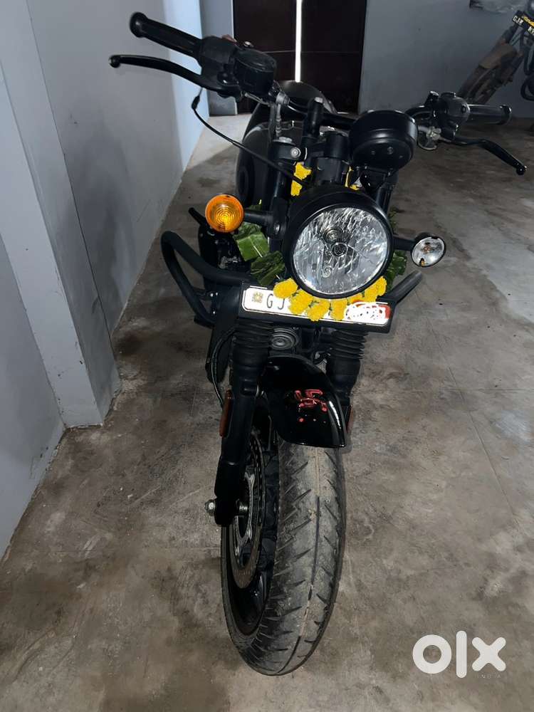 Royal Enfield Hunter 350 Metro Dapper