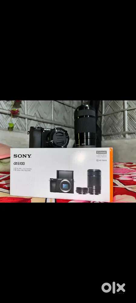 Sony Alpha 6100 dual lens