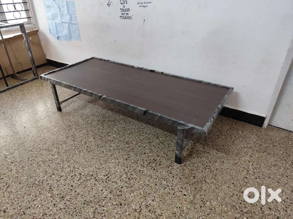 12 quantity Single beds with mattress.