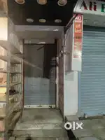 Ek dukan hai road pe front me upar 3 floor godam hai partner only
