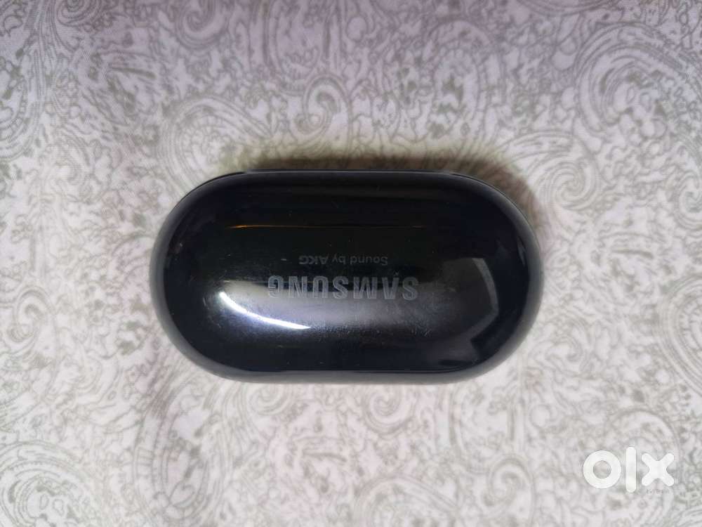Samsung galaxy buds plus charging case(black)(No buds)