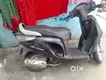 Gadi acchi h koi kam nhi h battery new dali h hamana new la li isliye