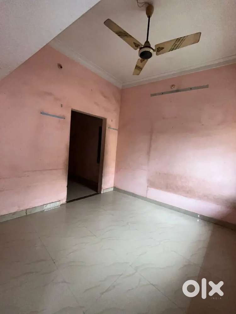 Room rent for girls or women available in best location