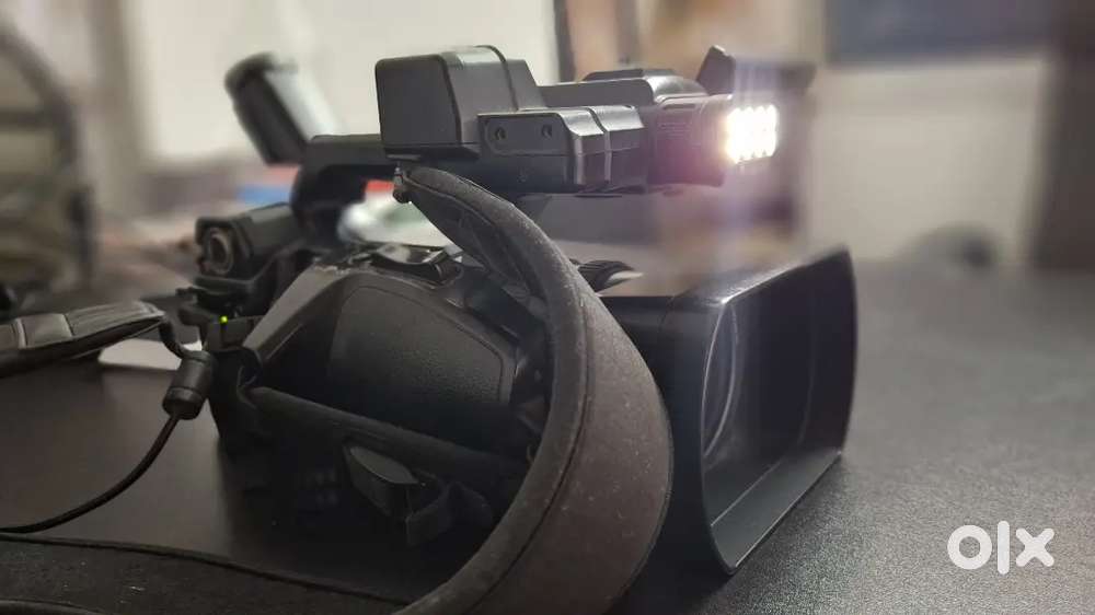 Panasonic HC- PV100 Camcorder