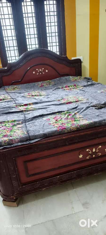 Cot (bed with mattress)