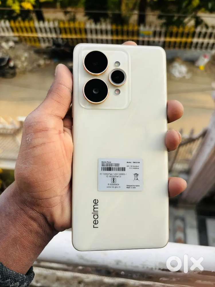 Realme 15 5g/ 8 128 4months only  100 orginal