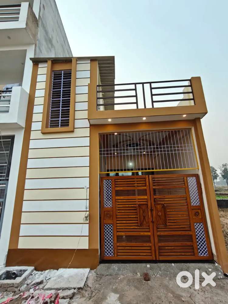 यह मकान लाला बाजार चौराहे से 1 km अंदर हैं, न्यू मकान