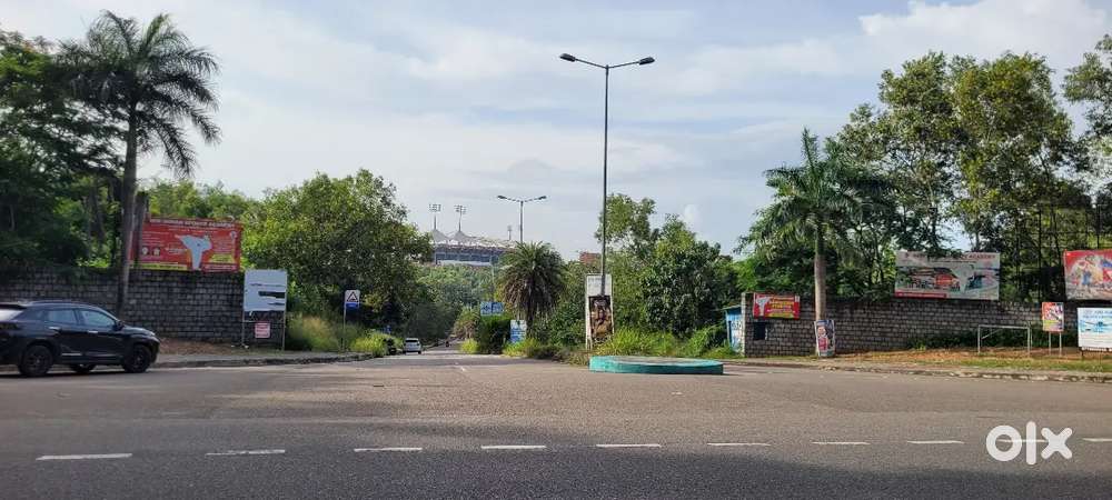 , 20cents Nearby Green Field stadium