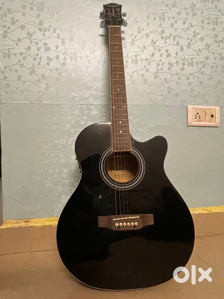 Semi - acoustic guitar Beginner