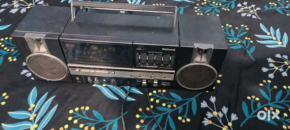 National old tape with fm radio very good condition