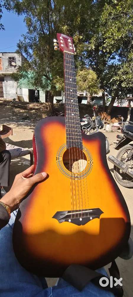 I want to sell my guitar up to 2500 rupees