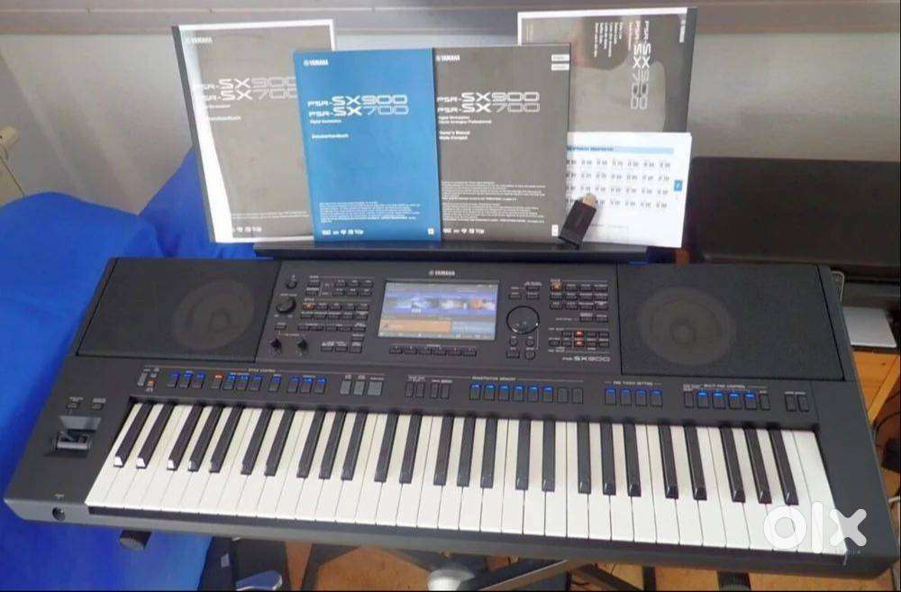 Yamaha PSR SX900 Digital Workstation Arranger 61 note Keyboard