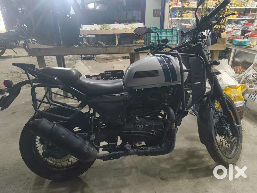 Yezdi adventure 2023 model silver with blue colour