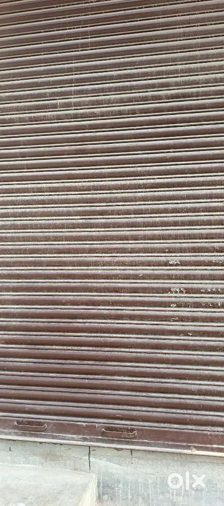 Shop jaganpura mainroad petrol pump aur kotak bank ke samne hai