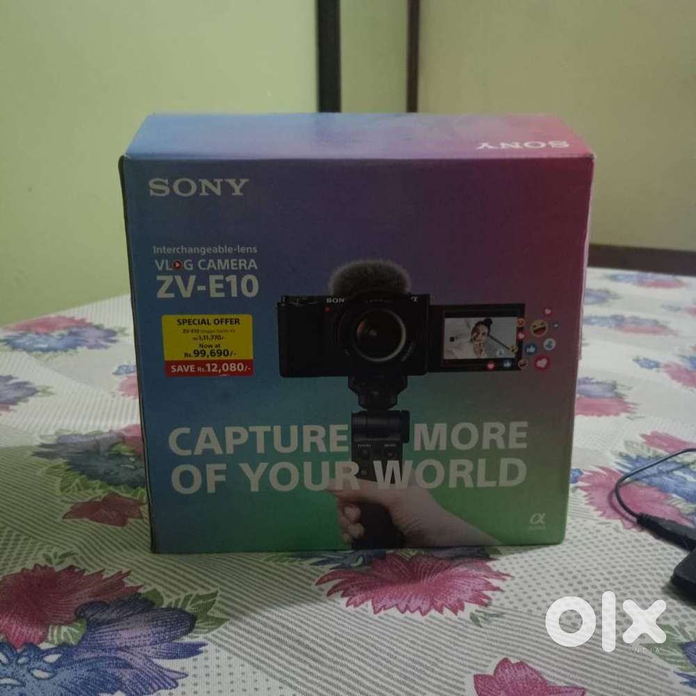 SONY ZV E- 10 VLOGGER STARTER KIT