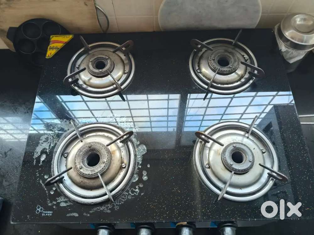4 burner gas stove for sale.
