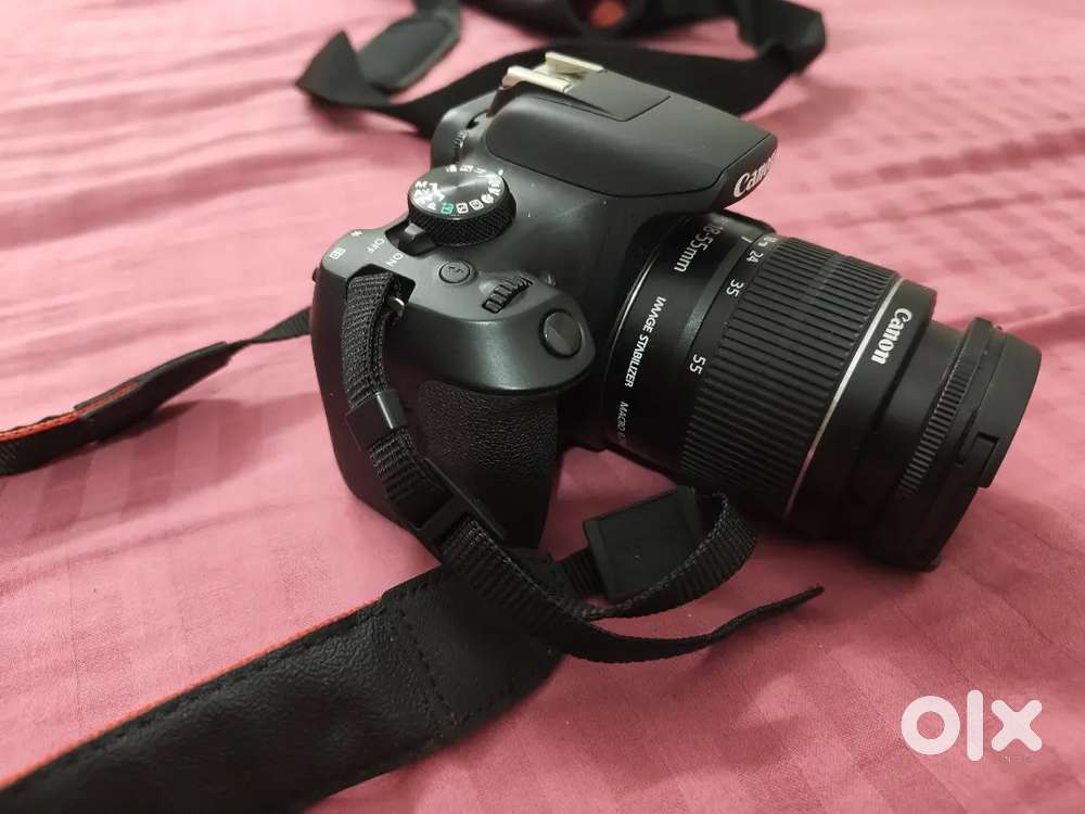 Canon EOS 1300D (Wifi / NFC) with Lens
