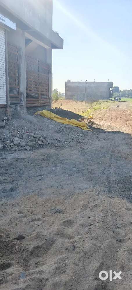 संत नगर बैरागढ़ न्यू चिरायु हाईवे से 200 मीटर अंदर