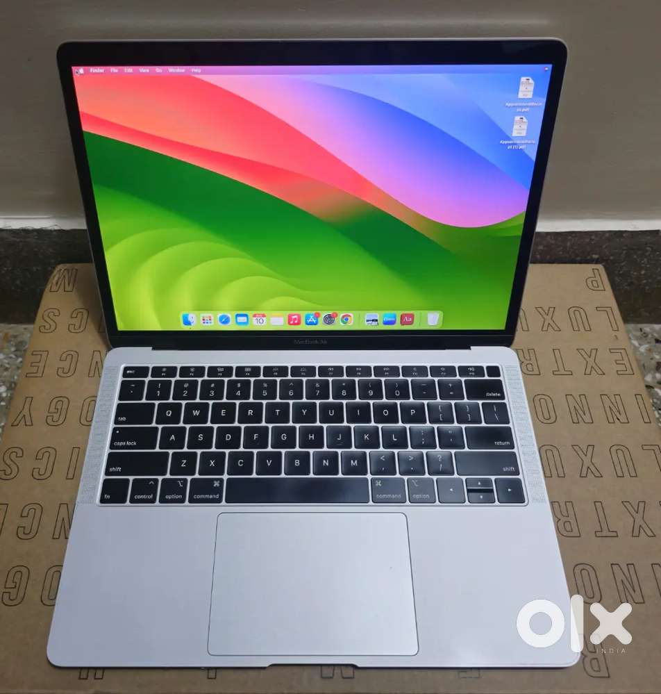 MacBook Air 2019 (Like New)