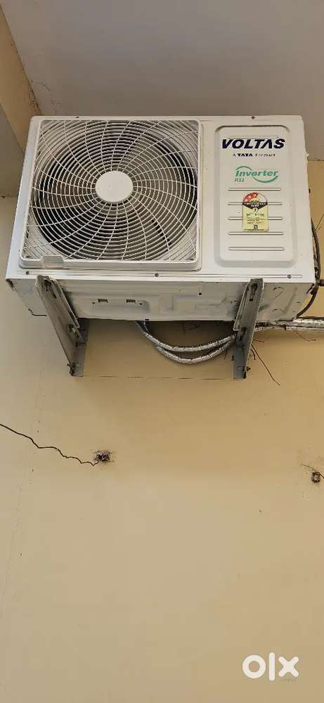ALMOST NEW VOLTAS 1.5 TON SPLIT AC