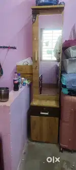 Dressing table