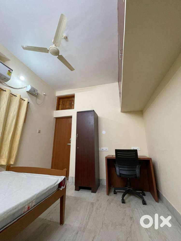 Homestay for Male working professionals (Premium Property-Short Term)