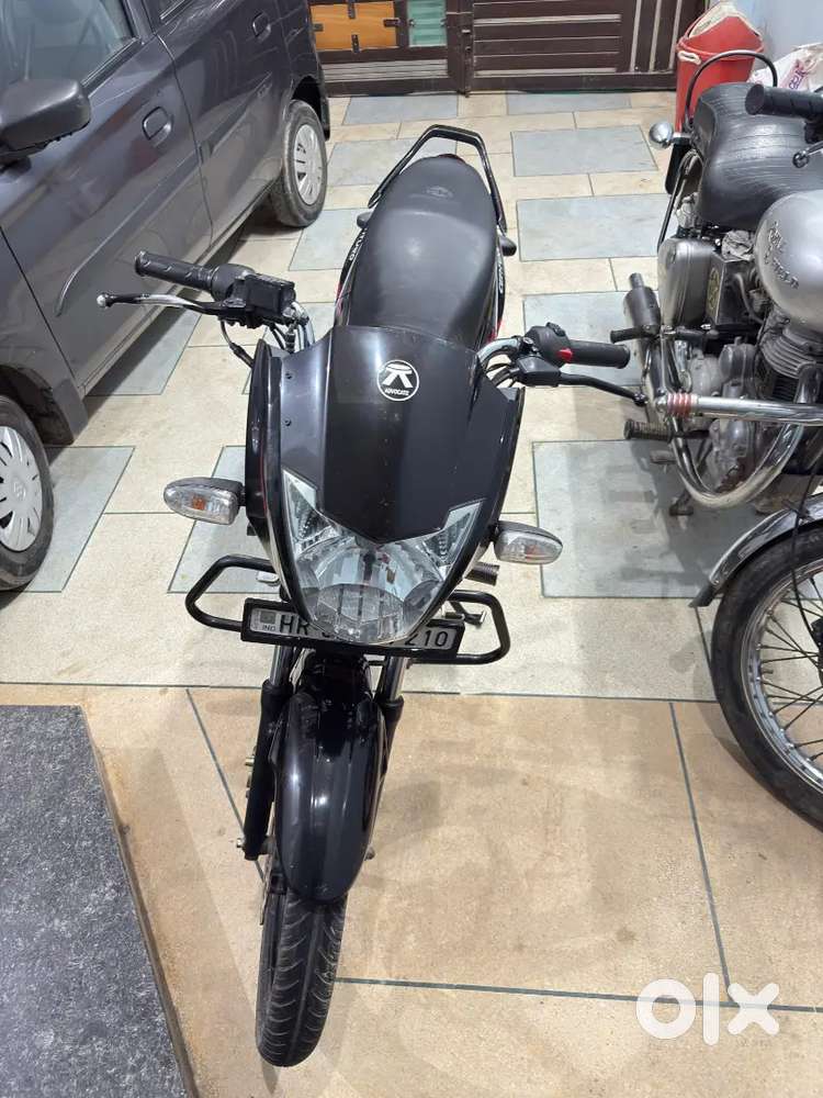 MAHINDRA CENTURU BIKE