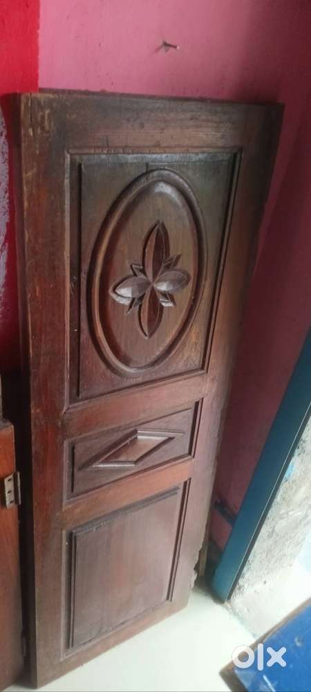 மர தேக்கு கதவு விற்பனைக்கு சில பொருட்களும் விற்பனைக்கு