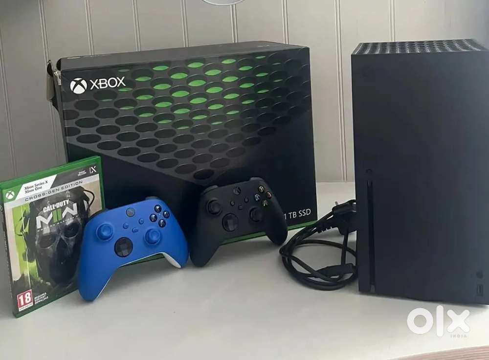 Forza Horizon 5 Xbox Series X Bundle 1TB With Extra Controllers an