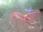 Yah bahut acchi bicycle Hai De Do Bhai