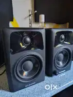 M Audio AV32 Professional Studio Monitors with TRS cable