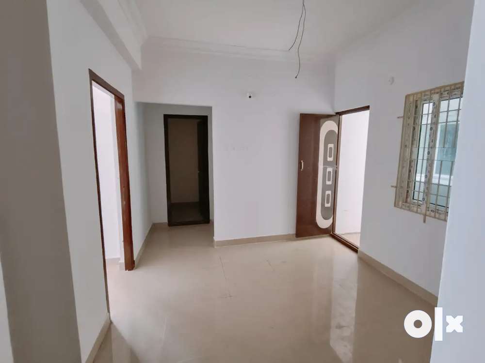 SPACIOUS 2BHK 1180sft,SUJATHA NAGAR 80FT ROAD,1ST FLOOR READY TO MOVE