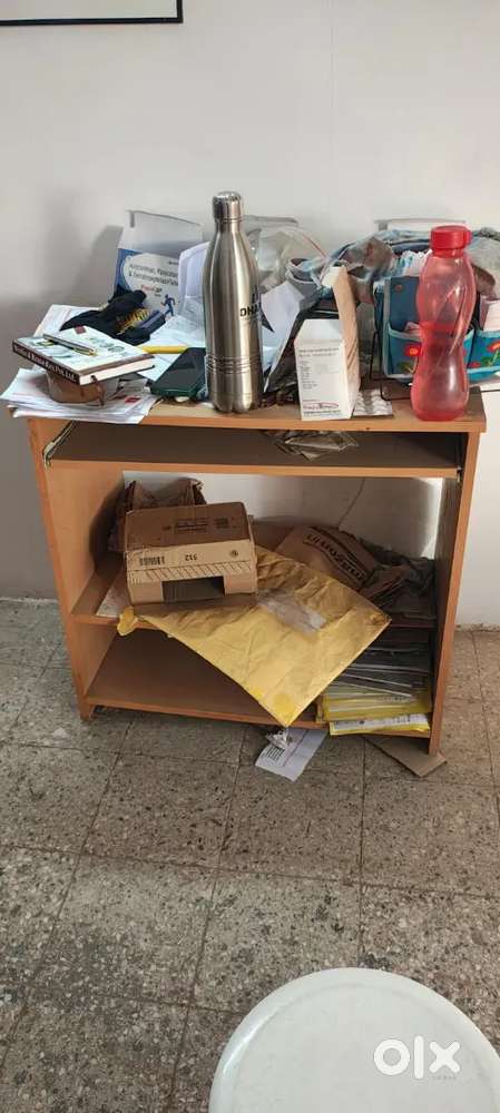 Computer table