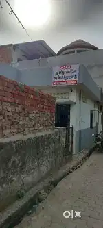 It is at a very good location (Risia Hotel, Hospital chauraha Bahraich
