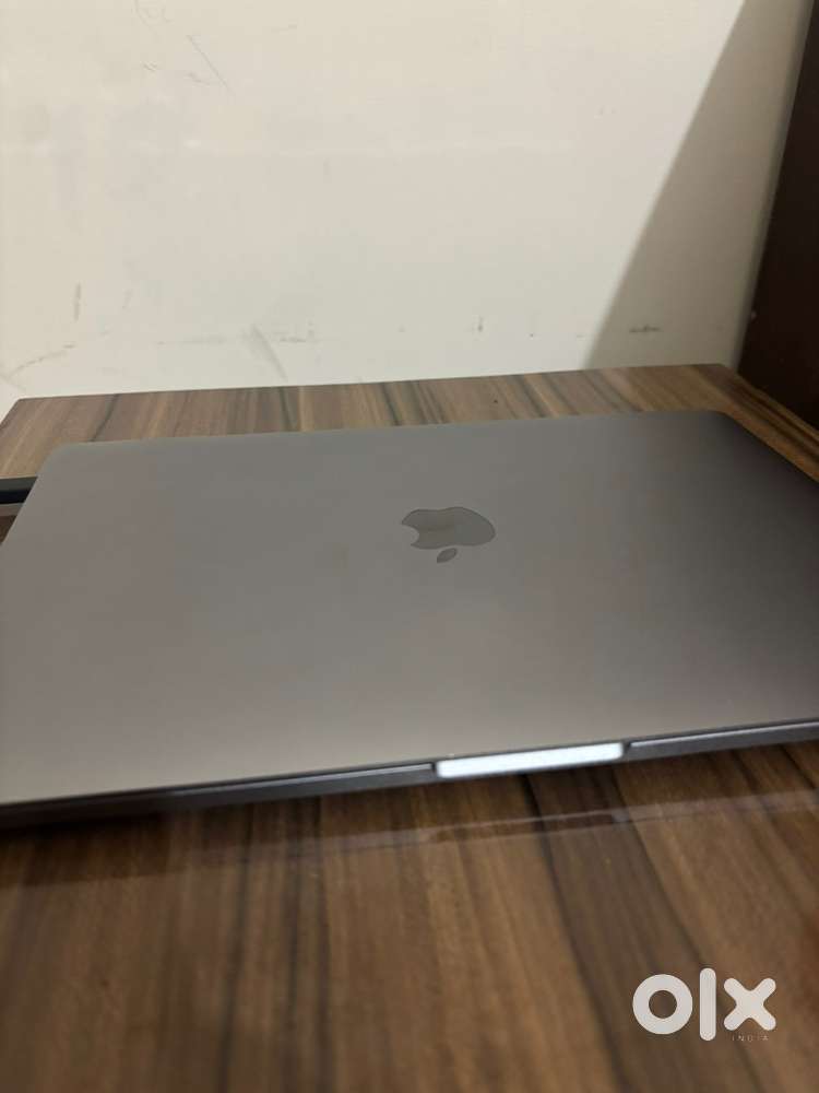 MacBook Pro M2