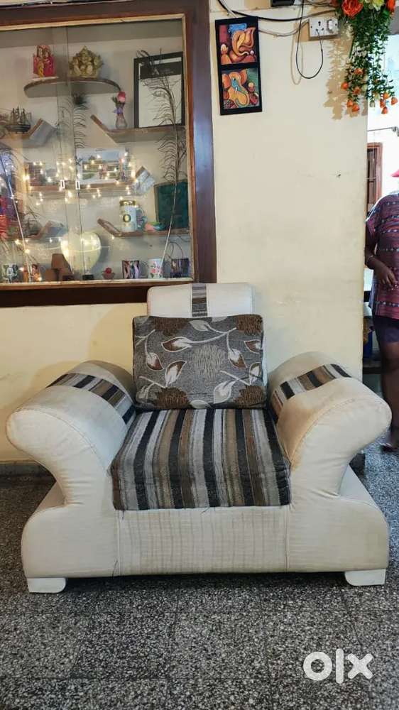 5 Seater Sofa (3+1+1)on Sale.